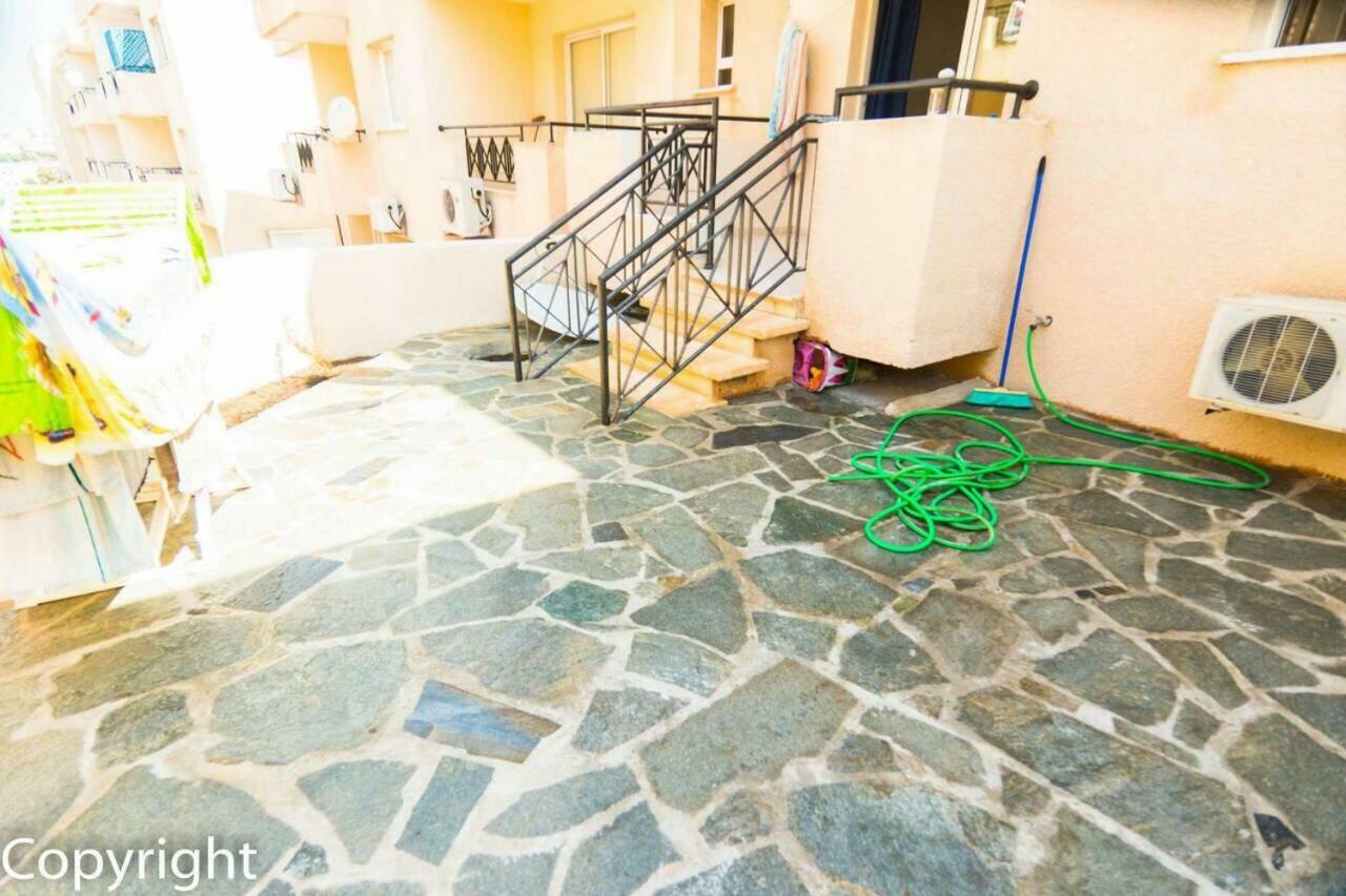 By The Sea Apartment Paphos Exterior photo